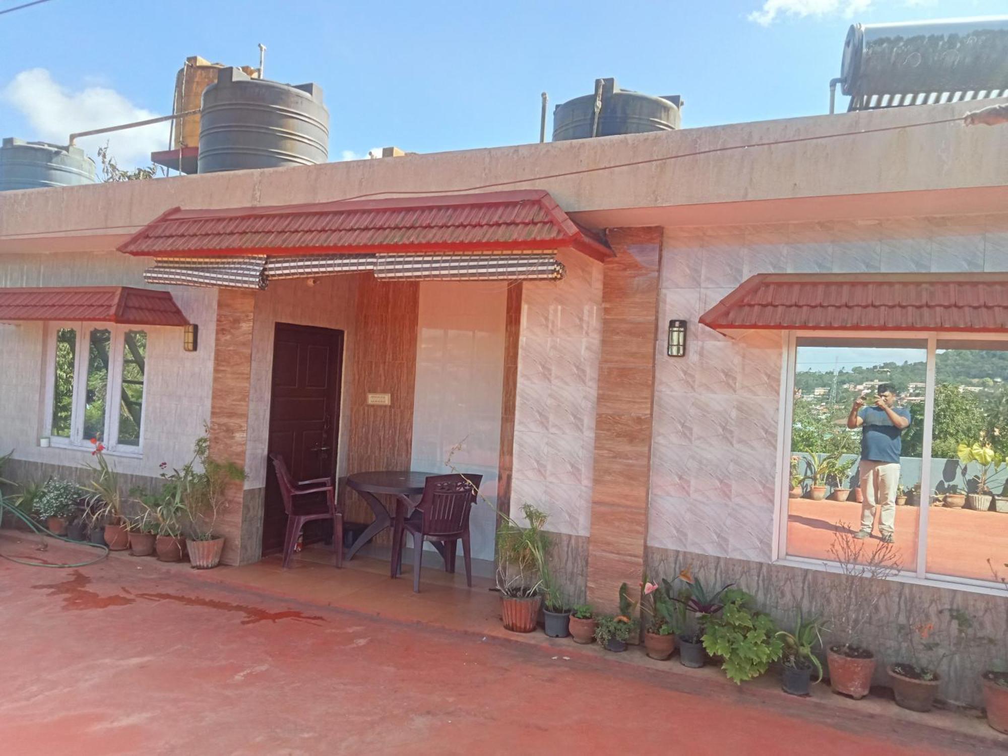 Eshwarkrupa Homestay มาดิเครี ภายนอก รูปภาพ