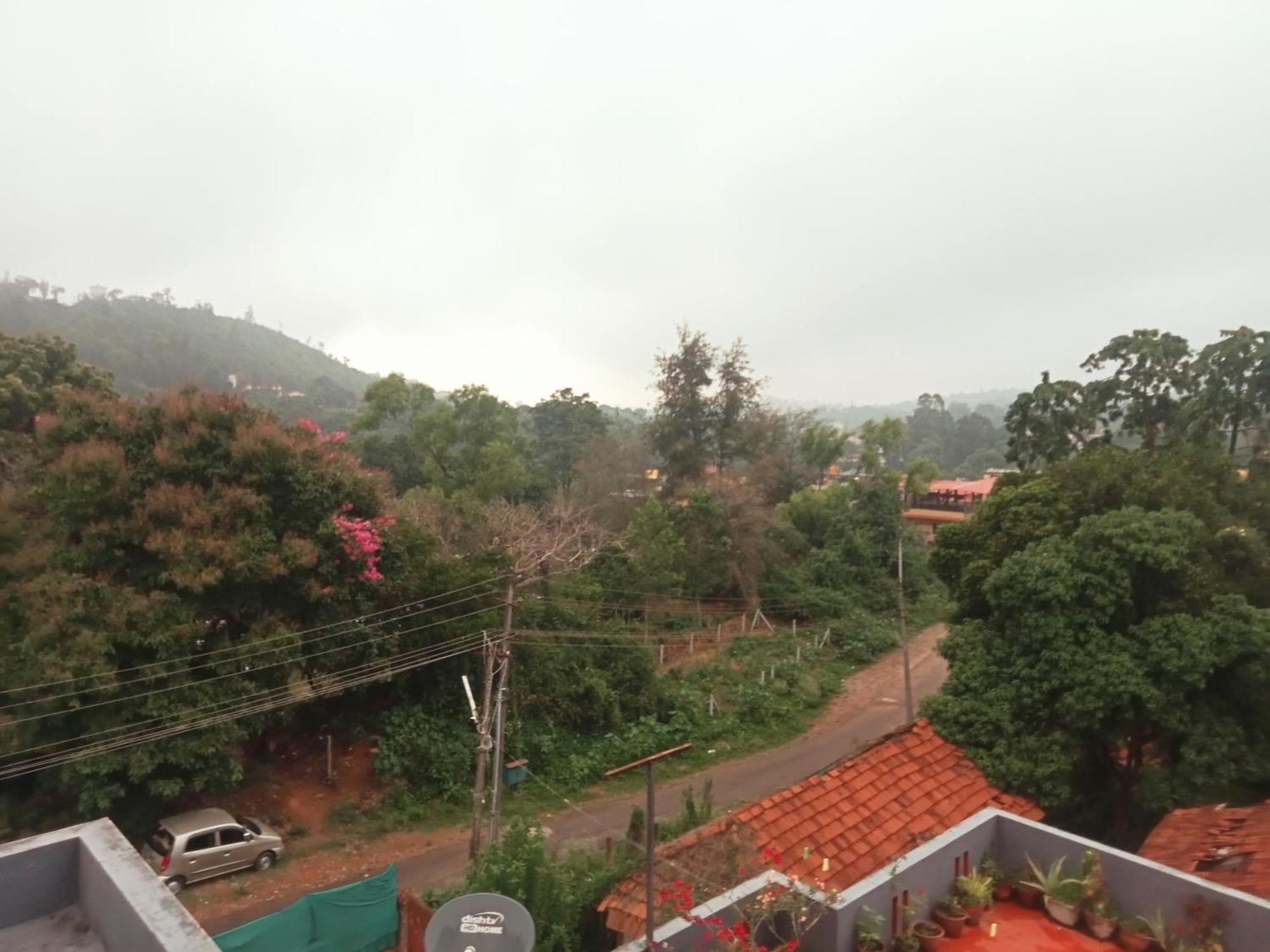 Eshwarkrupa Homestay มาดิเครี ภายนอก รูปภาพ